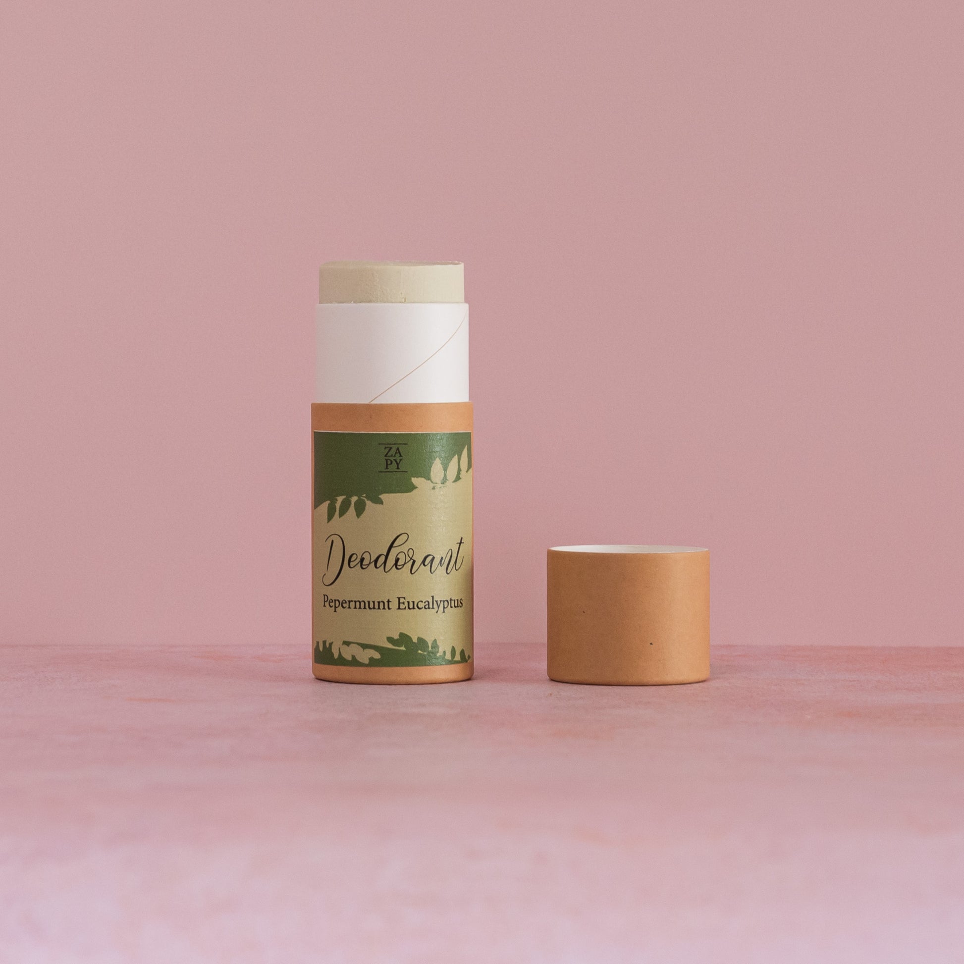 Een milieuvriendelijke deodorant in zero-waste verpakking, geschikt voor de gevoelige huid. Gemaakt van 100% natuurlijke ingrediënten, zonder aluminium, parabenen of baking soda, biedt langdurige geurcontrole met zachte, frisse geuren.